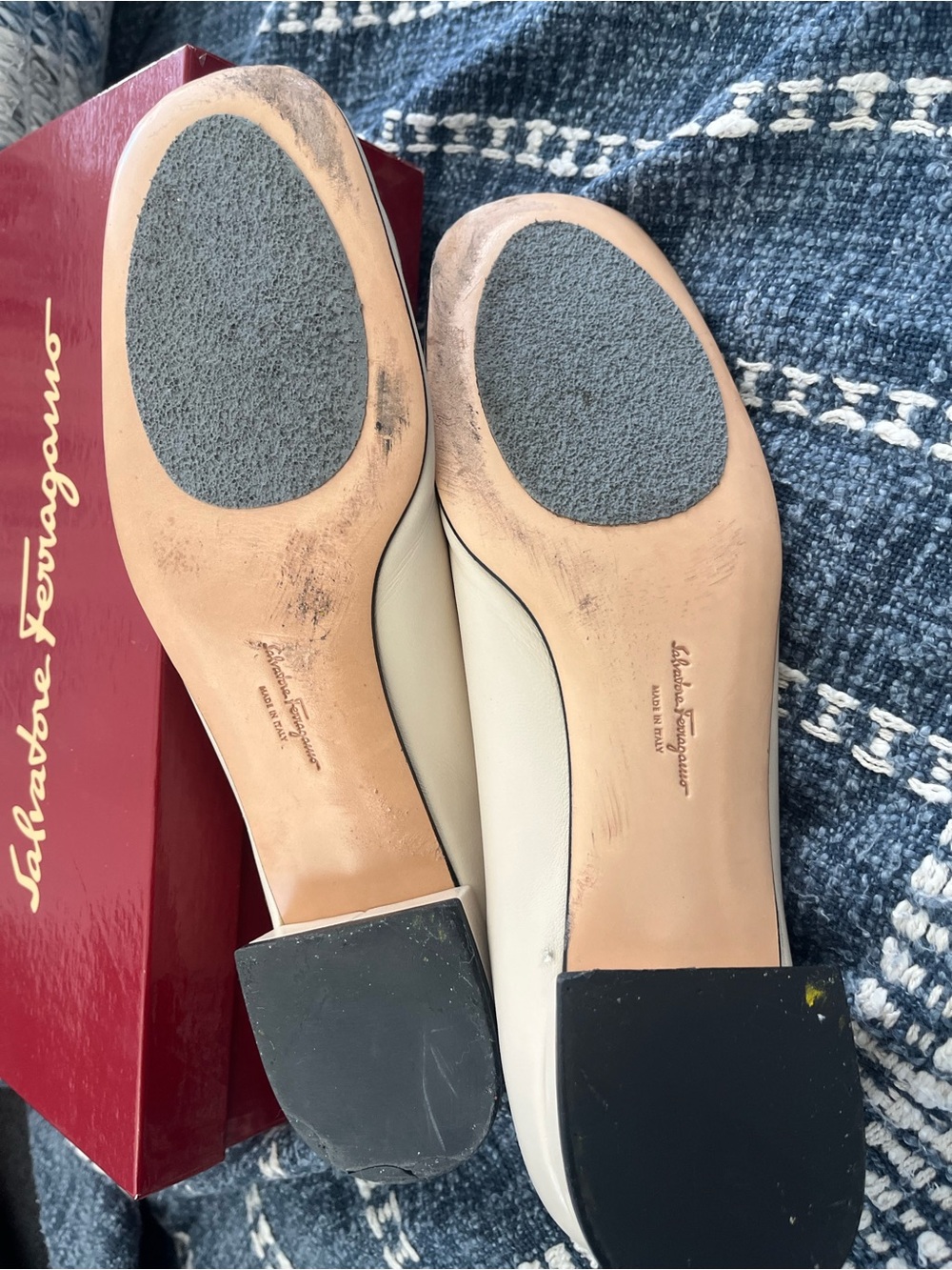 Salvatore Ferragamo Ivory Leather Ballet Flats with Bow Accent - Picture 9 of 10
